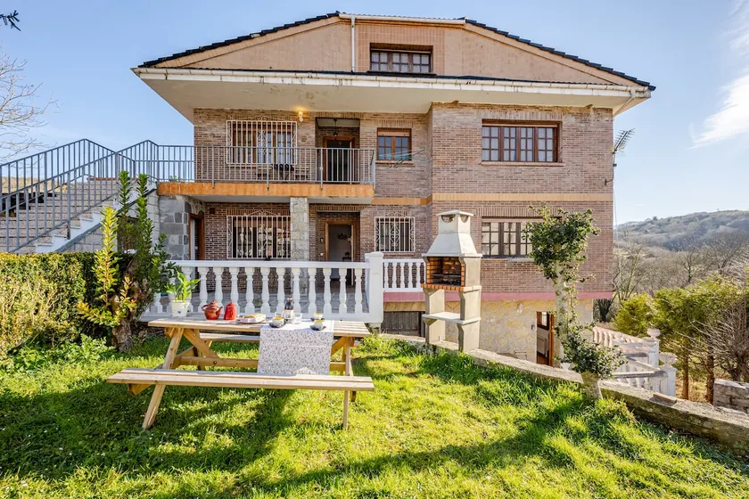 VillaMaria (13 places, 5 bathrooms and garden) - Image 1