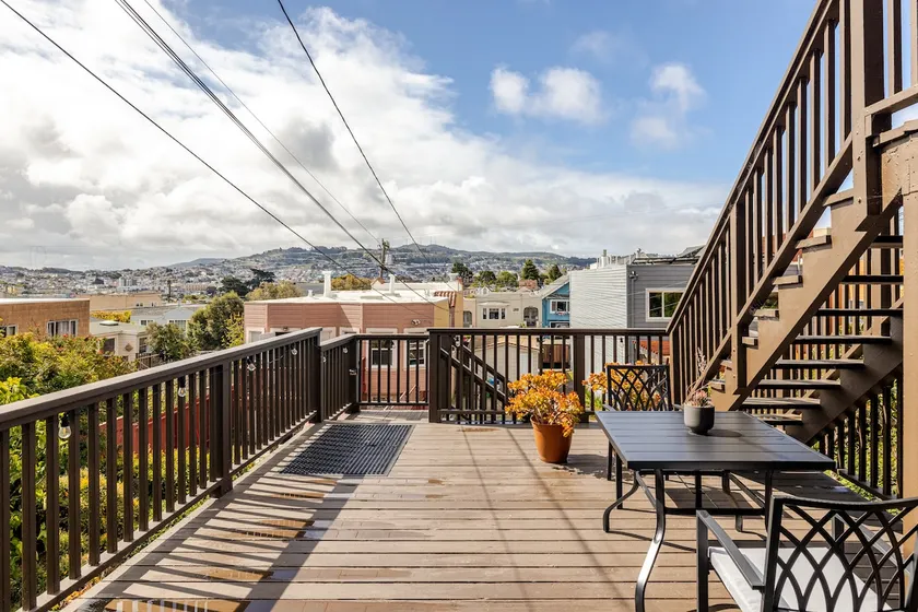 Elegant 2BR/2BA Panoramic View Parking • near BART - Image 1