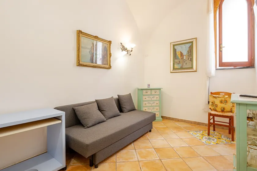Nice appartment with a court in a calm zone - Image 1