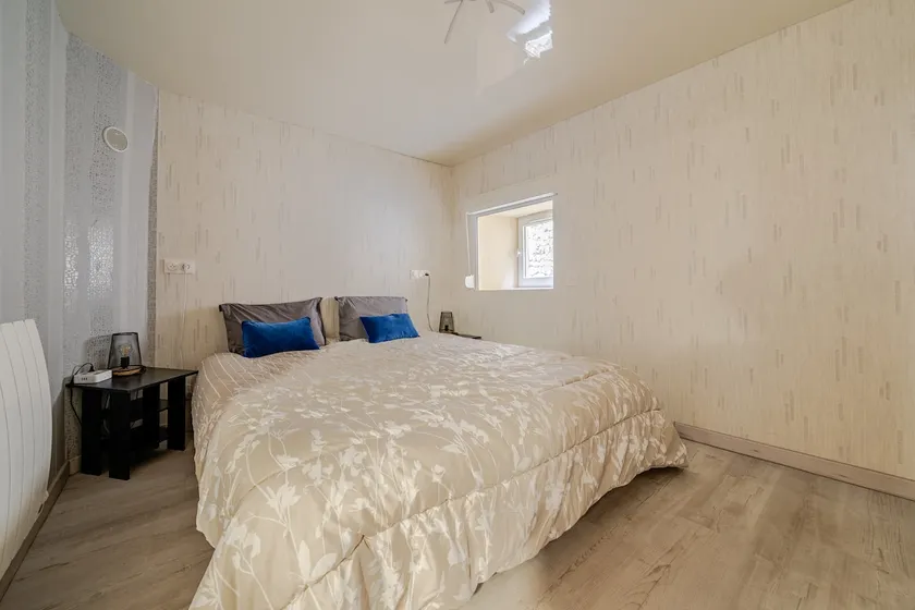 Small apartment in the Ruelles - Image 1