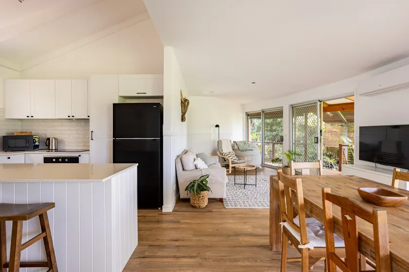 Mountain Tree House - Image 1