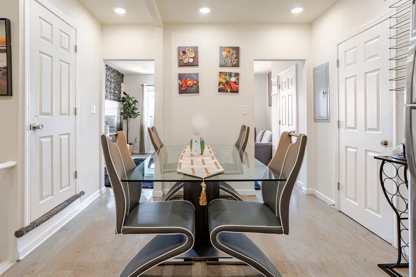 Modern Downtown Escape Allentown/ Full Apartment - Image 1