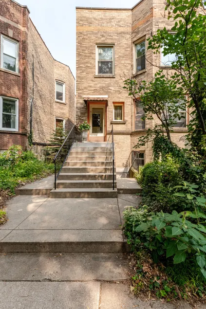 Cozy Garden Unit In Edgewater - Image 1