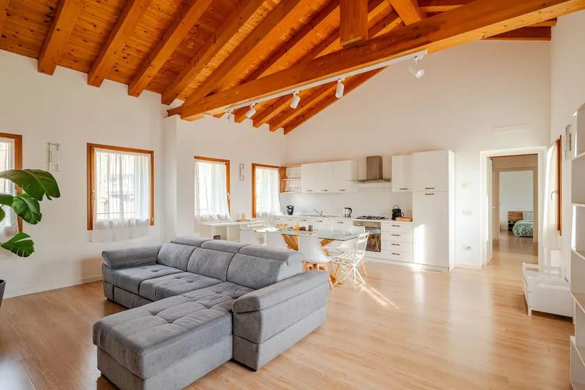 3-Bedroom Loft in the Center of Valdobbiadene - Image 1