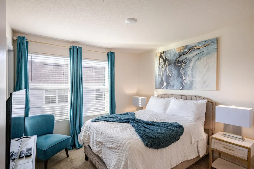 Lux Family Home Sleeps 8+ | Near NAS JAX - Image 1