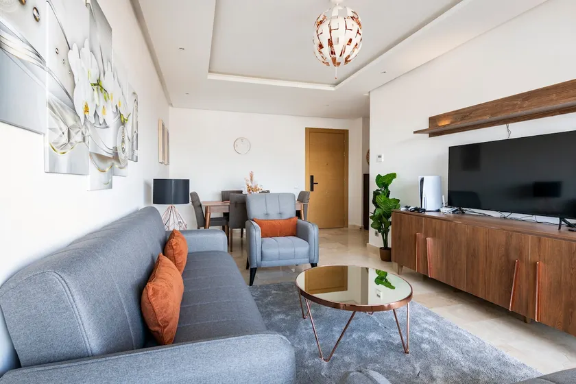 Luxurious, 3 bedrooms, Pool and high amenities - Image 1