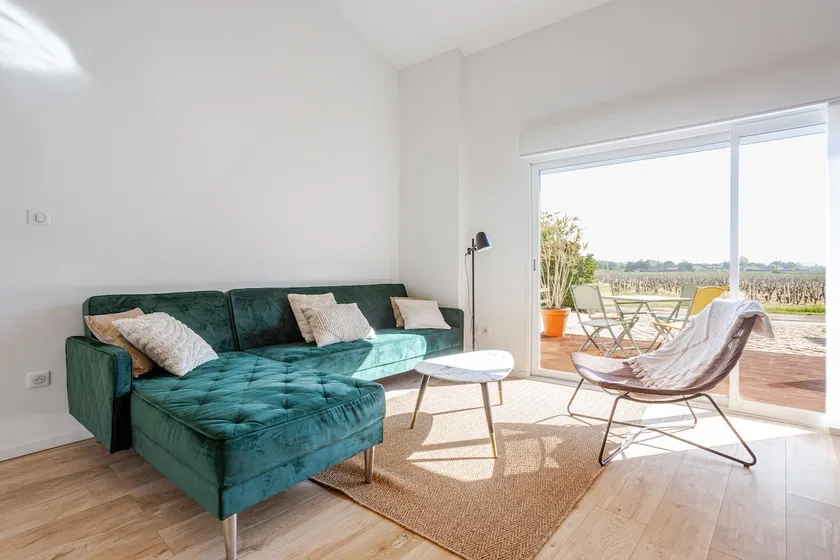 Charming Vineyard Guesthouse Les Maurins - Image 1