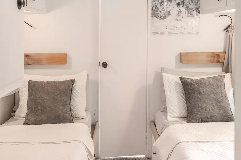Caravan Cabin! - Image 1