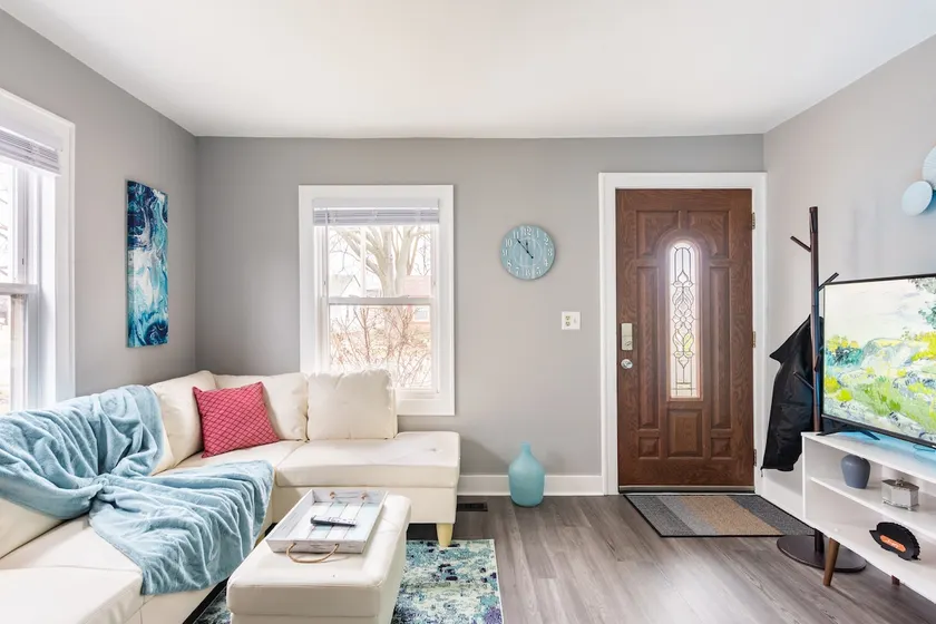 Chic & Central Bungalow with EV Charging - Image 1