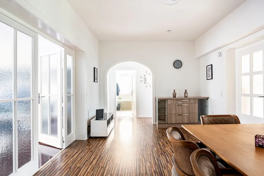 Maybach Apartments - Modern & Spacious, near Düsseldorf Messe, free Private Parking - Image 1