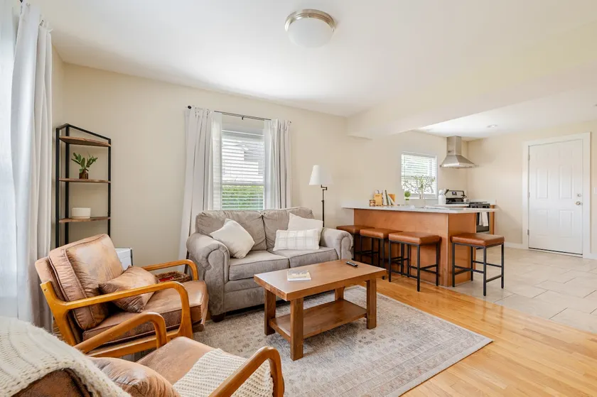 Pristine Cozy Walkable Downtown 2BR Getaway - Image 1