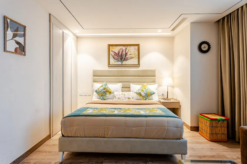 Studio Apartment in a Mall - Image 1