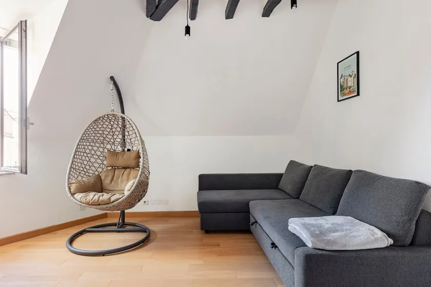 1 BR 60 m² · 3 min station · Old Town on foot - Image 1