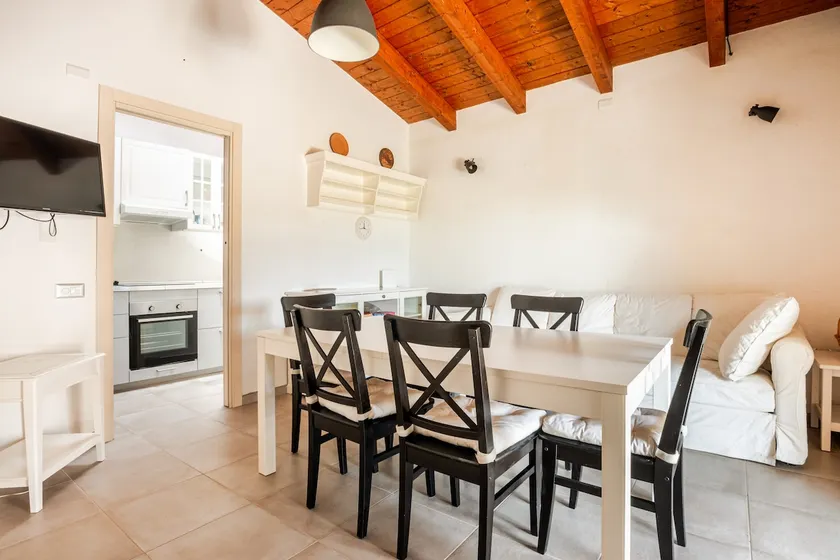 Marine Cottage - Image 1