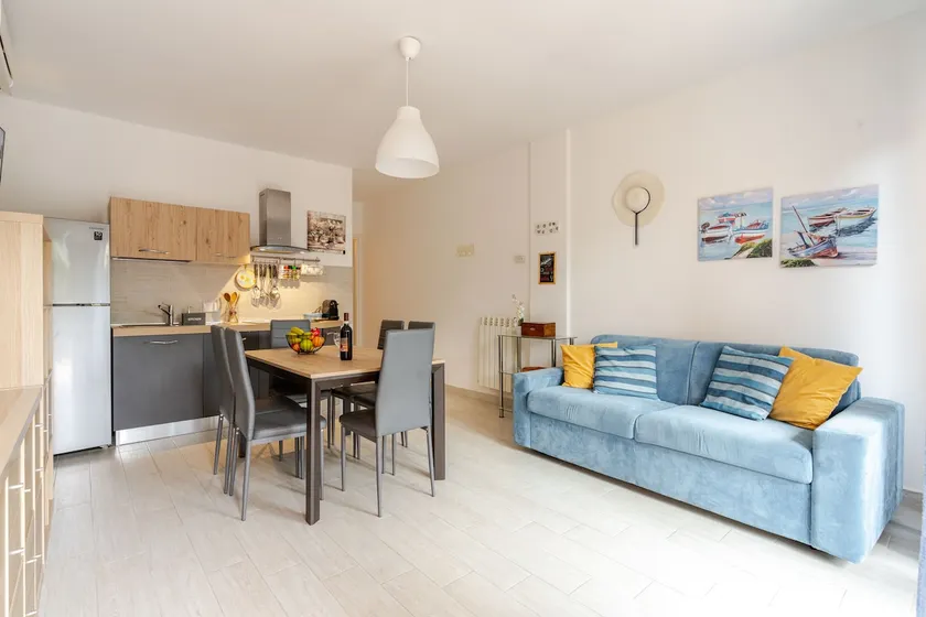 Sunshine House - Image 1