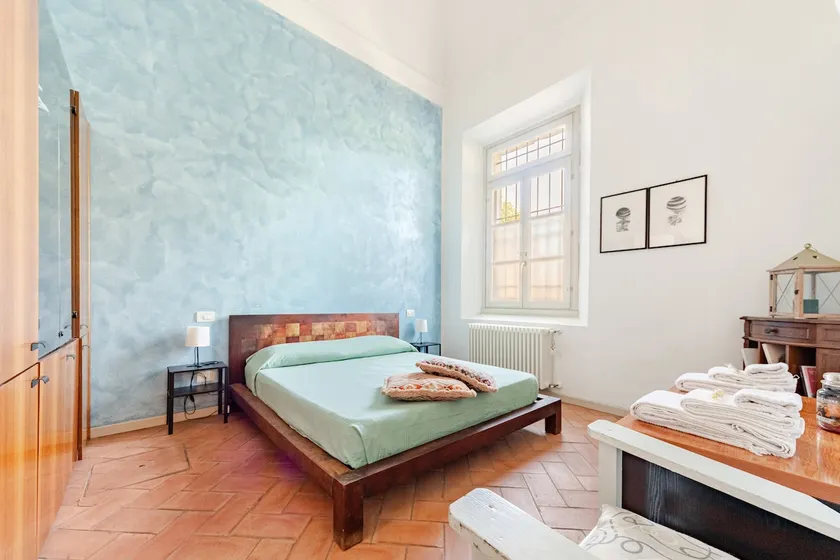 Modena apartment with garden [Historic building] - Image 1