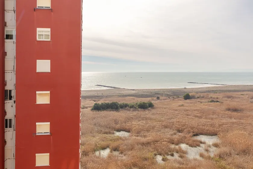Bright, quiet studio with ocean views. - Image 1