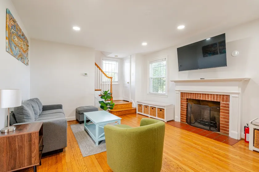Bright Spacious Home - Image 1