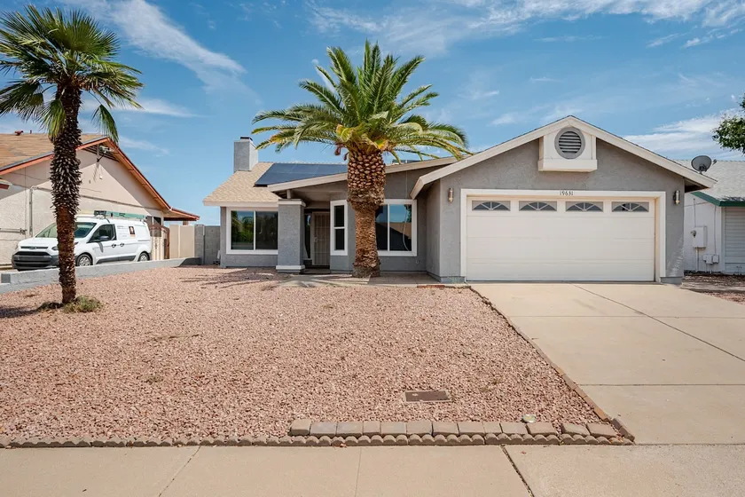 Beautiful 3 Bedroom Pool home - Image 1
