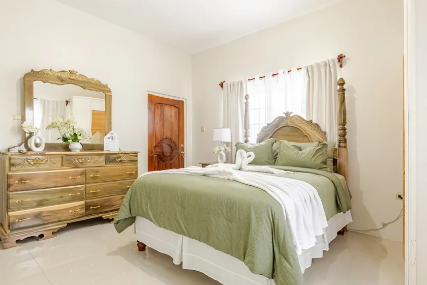 Olive Breeze - Image 1