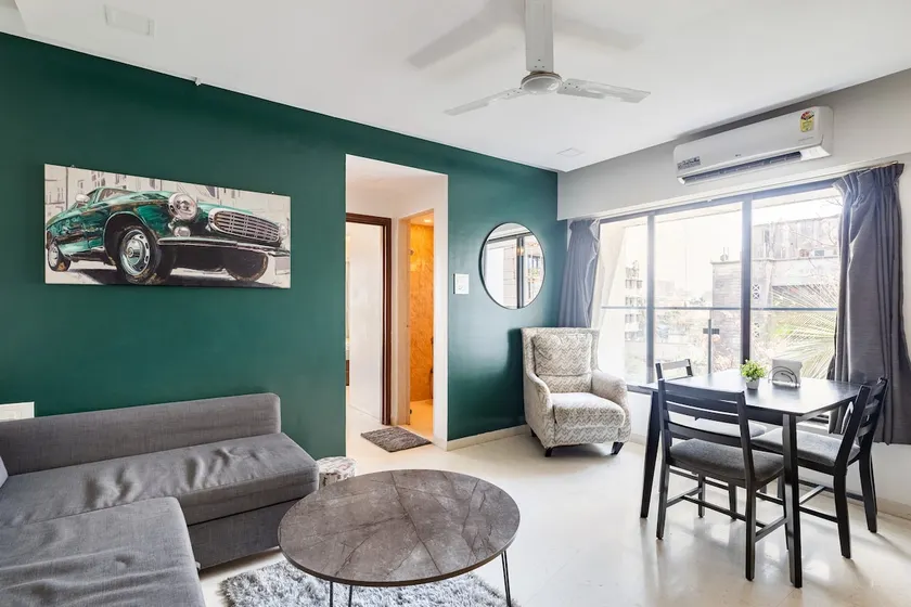 The Emerald Abode Premium 1 Bed Condo Santacruz W - Image 1