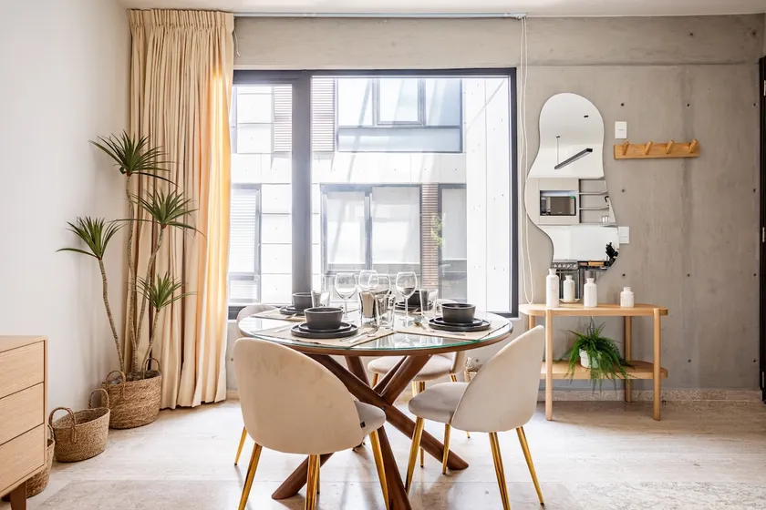 Urban Oasis: Balcony, Design and Comfort - Image 1