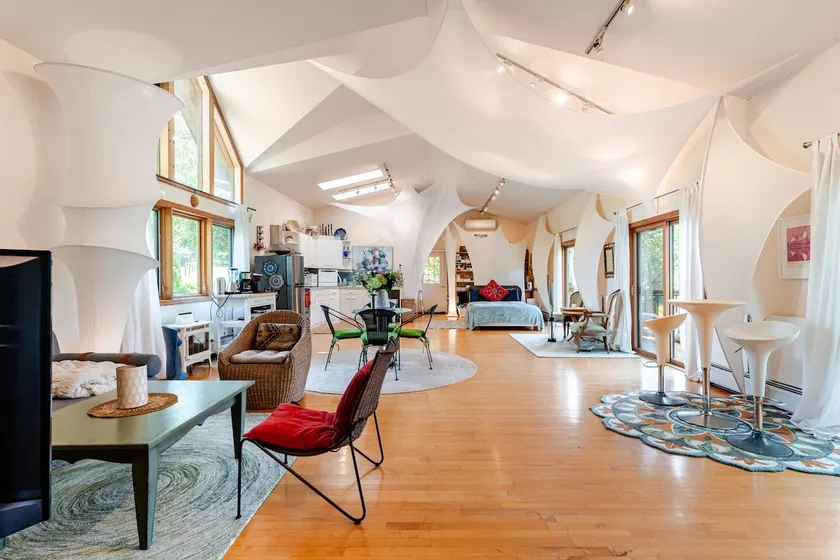 creative wonderous loft house - Image 1