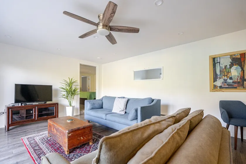 Sweeping Mountain Views | Central Location - Image 1