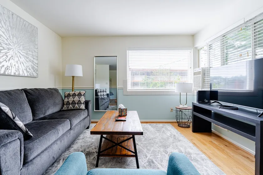 U District UW 1 Bedroom Suite - Image 1