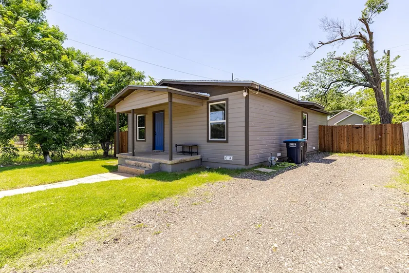 Stella House - Image 1