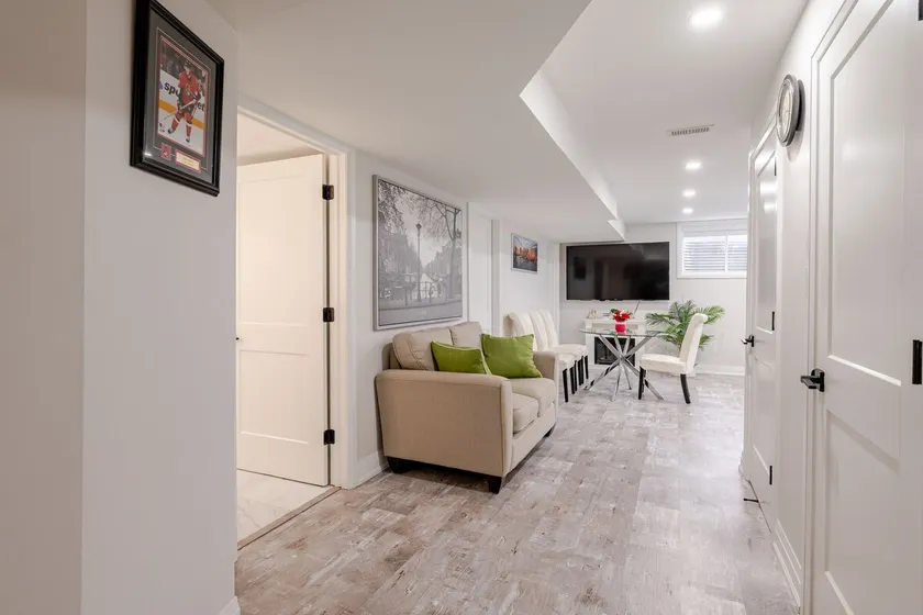 Entire 2 Bedroom Apartment in Kitchener/Waterloo - Image 1