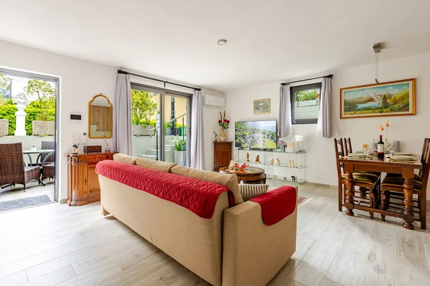 Casa Flora • 30m to Train Station • Free Transport - Image 1