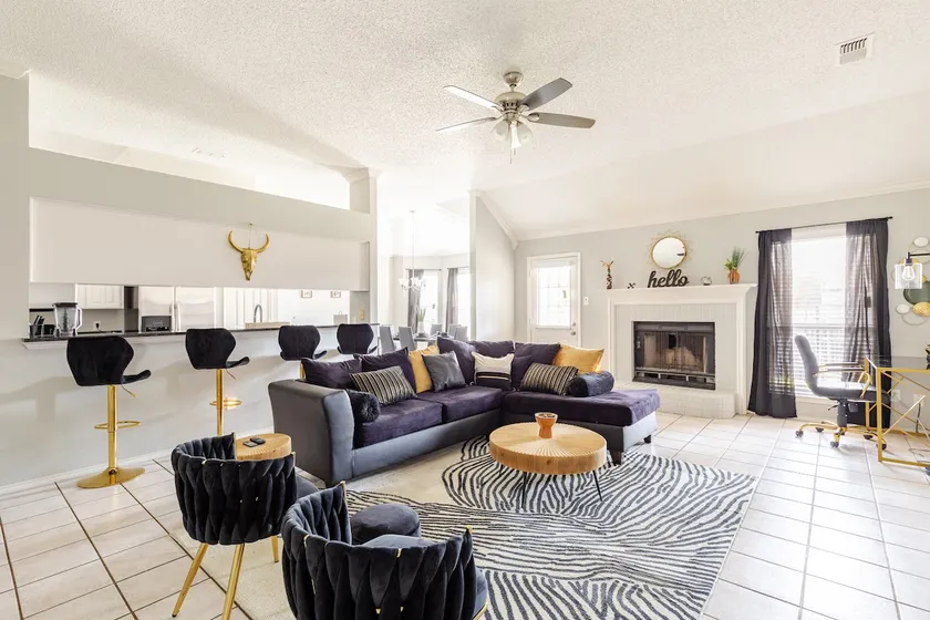 Spacious TX Oasis – Game Room, PS5, Xbox, & BBQ - Image 1