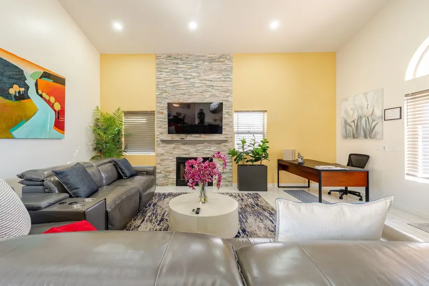 Welcome to Luxe Stays - Image 1