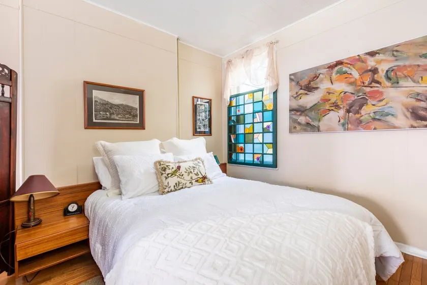 Van Pelt's Suite on Opera Square - Image 1