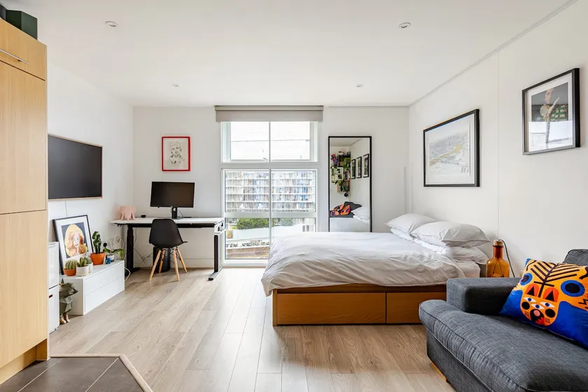 Bright Studio in trendy area - Image 1
