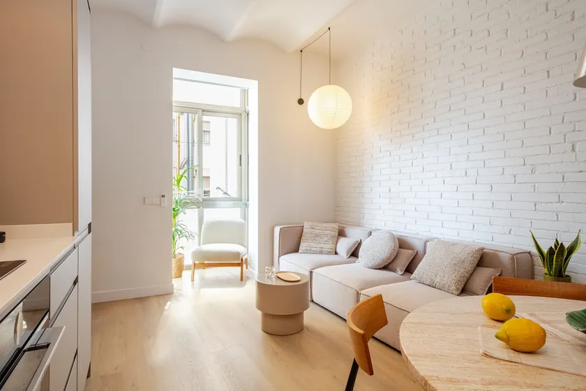 Entença by Honest Rentals - Image 1