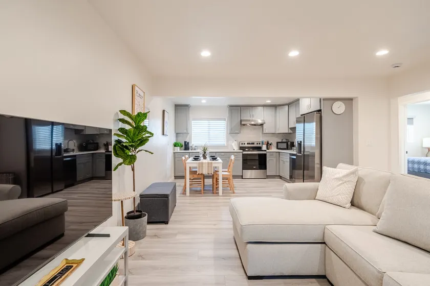 Bright & Modern Home in El Monte - Image 1