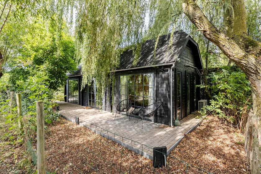 Cozy Country Cottage - Image 1