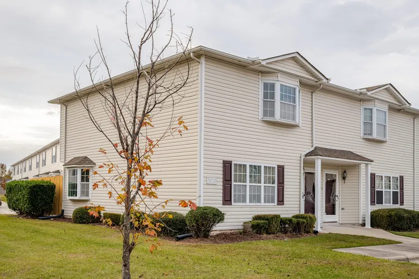 Modern Townhouse near Greenville and ECU - Image 1
