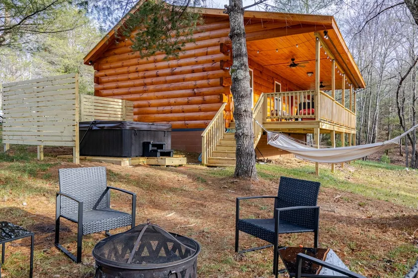 Modern Cabin Escape Near the Blue Ridge Parkway - Image 1