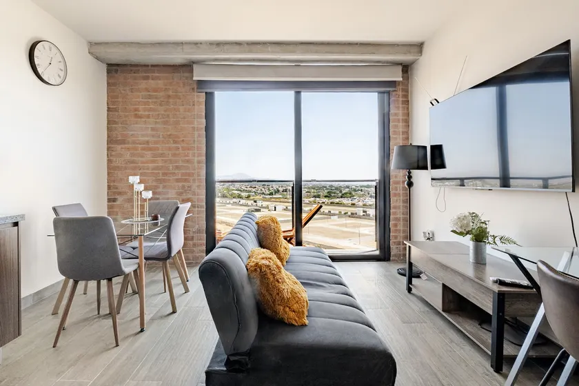 World Cup Akron Apt | Views + Security - Image 1