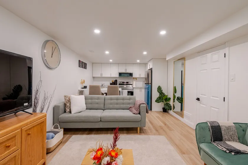 New Fully Furnished 2 Comfy-Queen Beds Apartment - Image 1