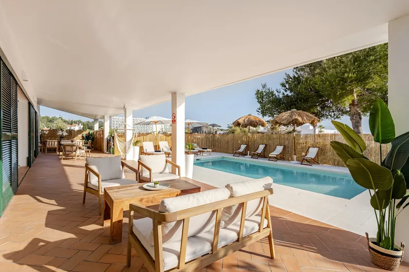 Villa with private pool 150m from sandy beach - Image 1