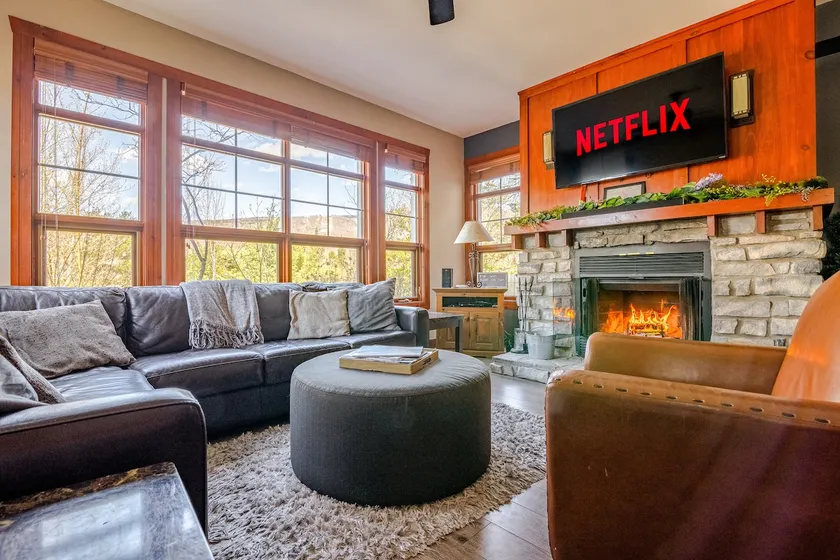 Beautiful Getaway Mont Tremblant 2 bedrooms 2 bath - Image 1