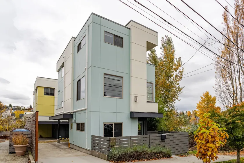 Judkins Modern Manor - Image 1