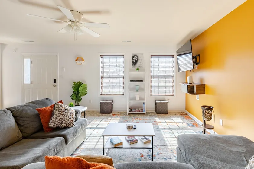 Omari's Place - Image 1