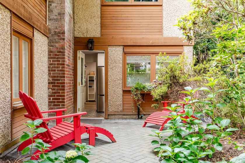 1 Private Suite in Lynn Valley - North Vancouver - Image 1