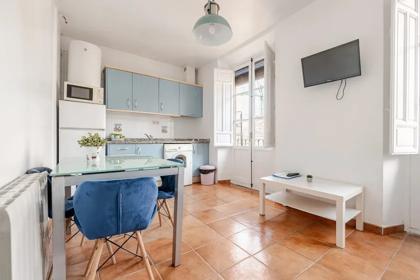 6th Floor, Centrally Located, 2 Bedrooms - Image 1