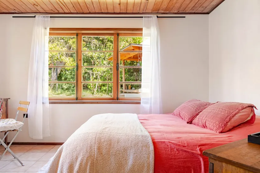 Beautiful Garden house next to the coastline. - Image 1